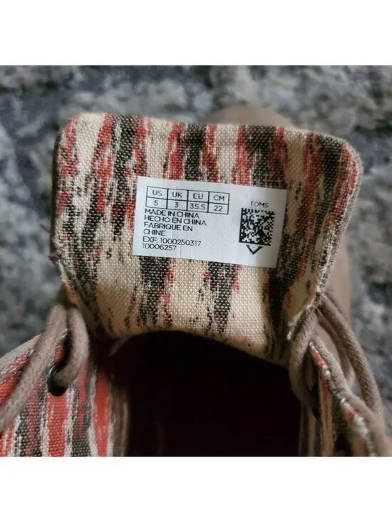 TOMS Embossed Suede Desert Wedge Casual Ankle Booties Taupe Women's Size 5 - Picture 13 of 15